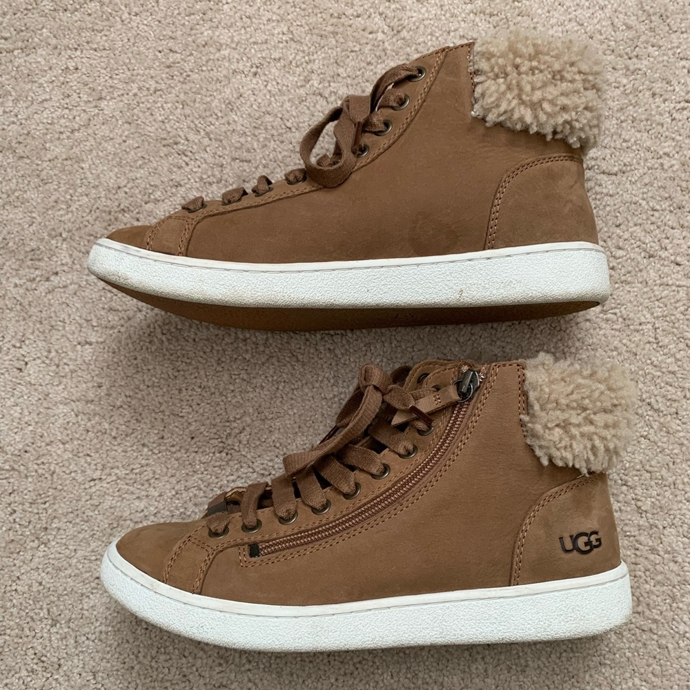 Women Ugg sneaker